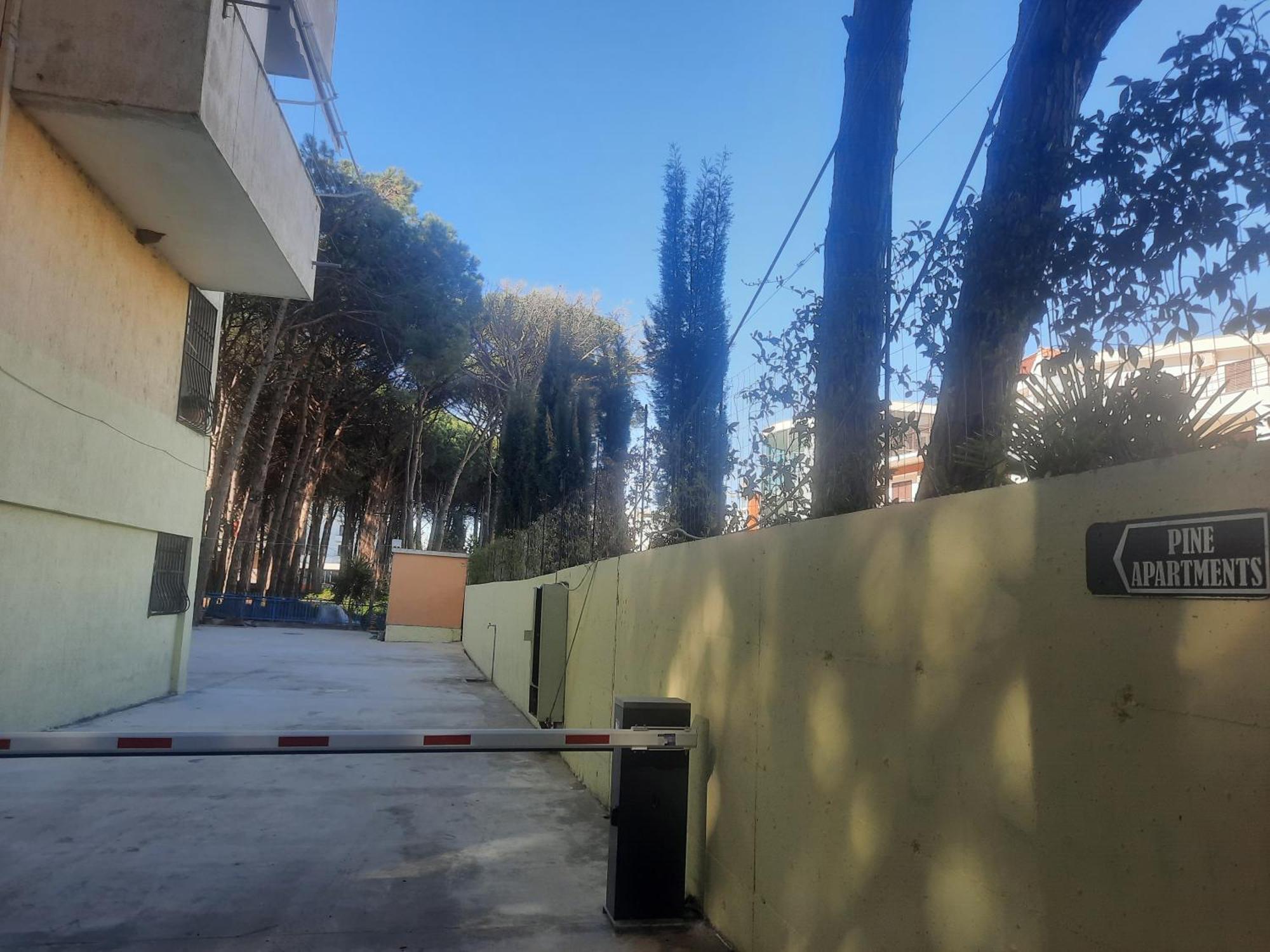 Pine Apartment 2 Plus 1 Голем Экстерьер фото